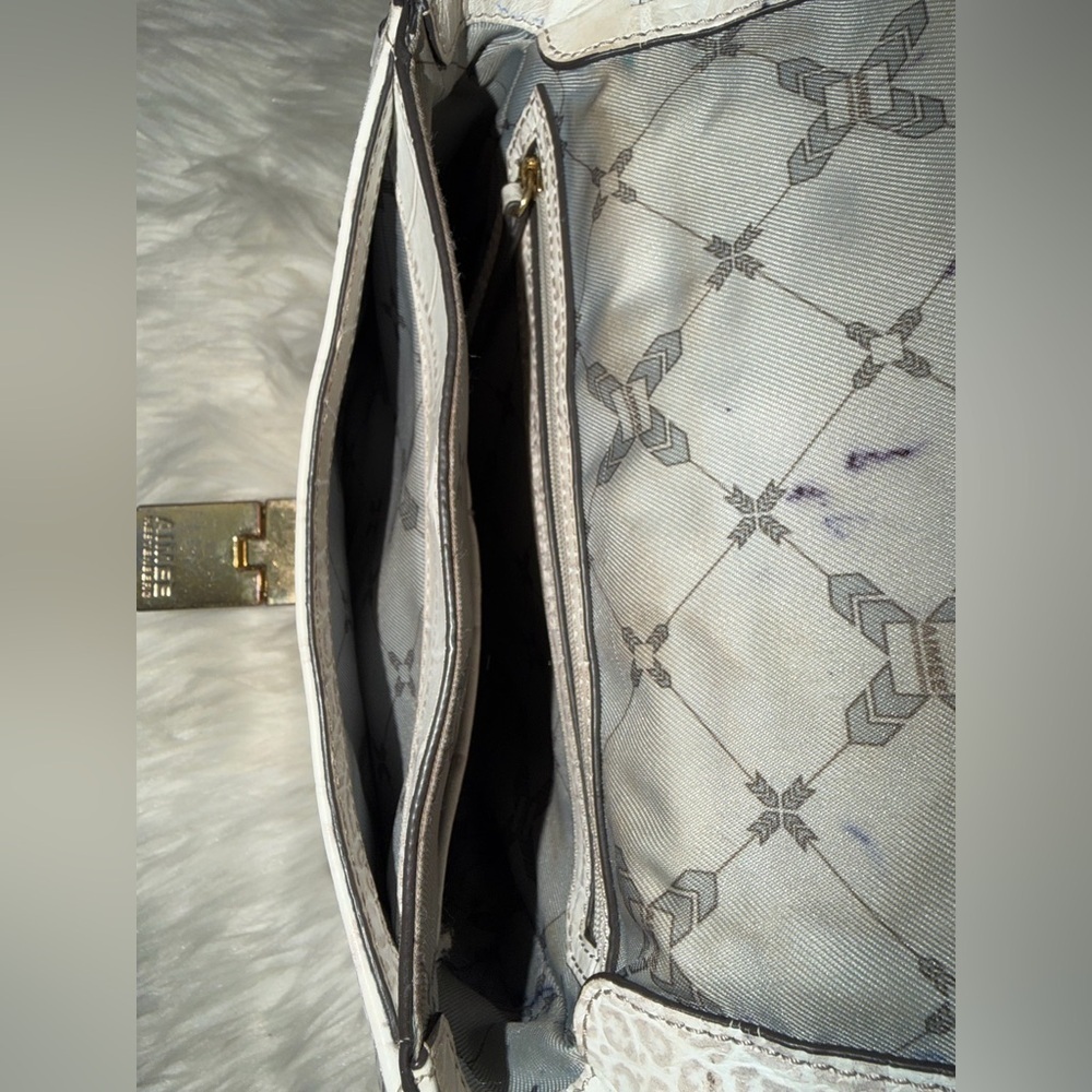 💄RARE💄 Aimee Kestenberg Faux Croco Leather Crossbody Bag - Picture 8 of 14